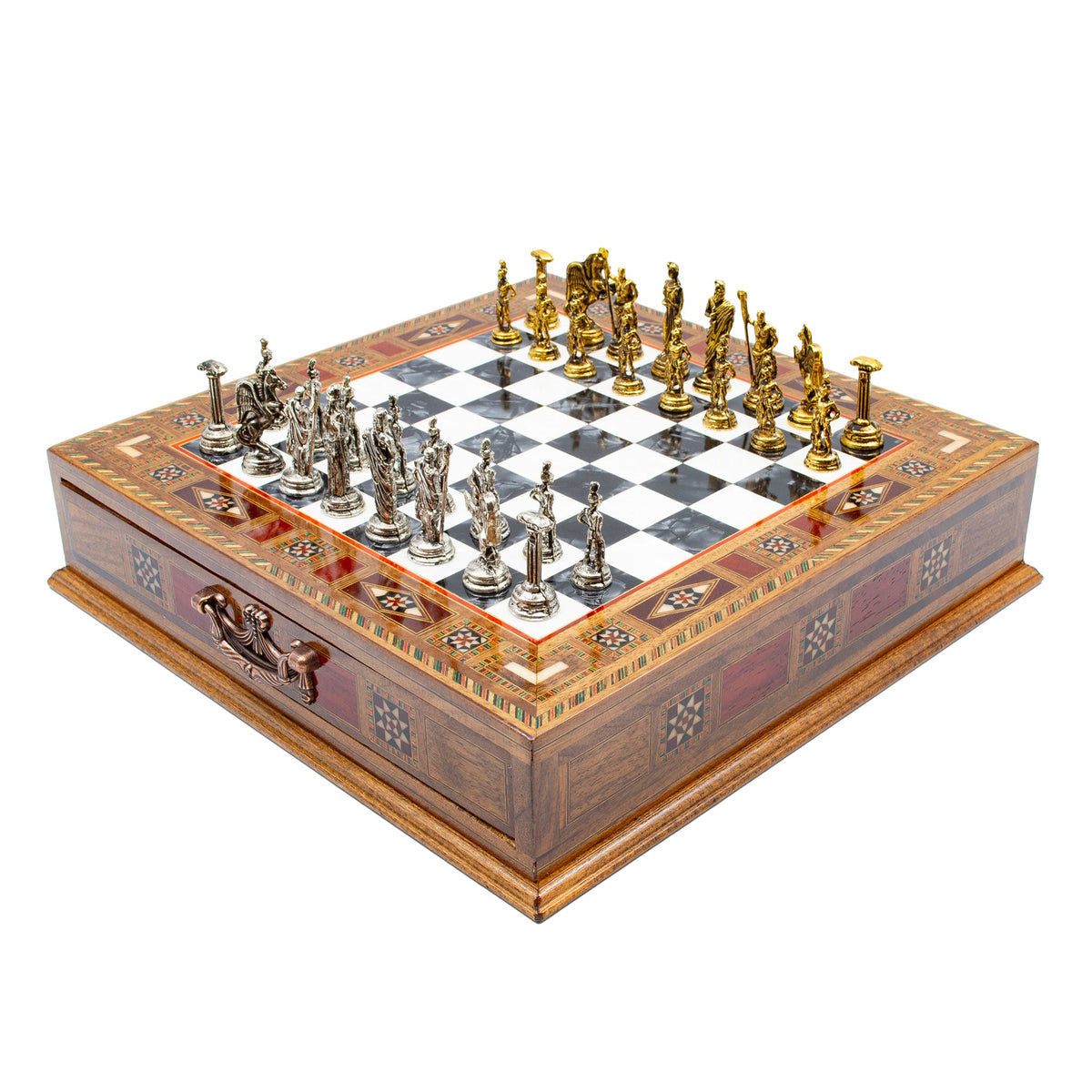 Handgefertigtes Schachspiel aus Holz – Schach spielen in Salzburg | Schachatelier