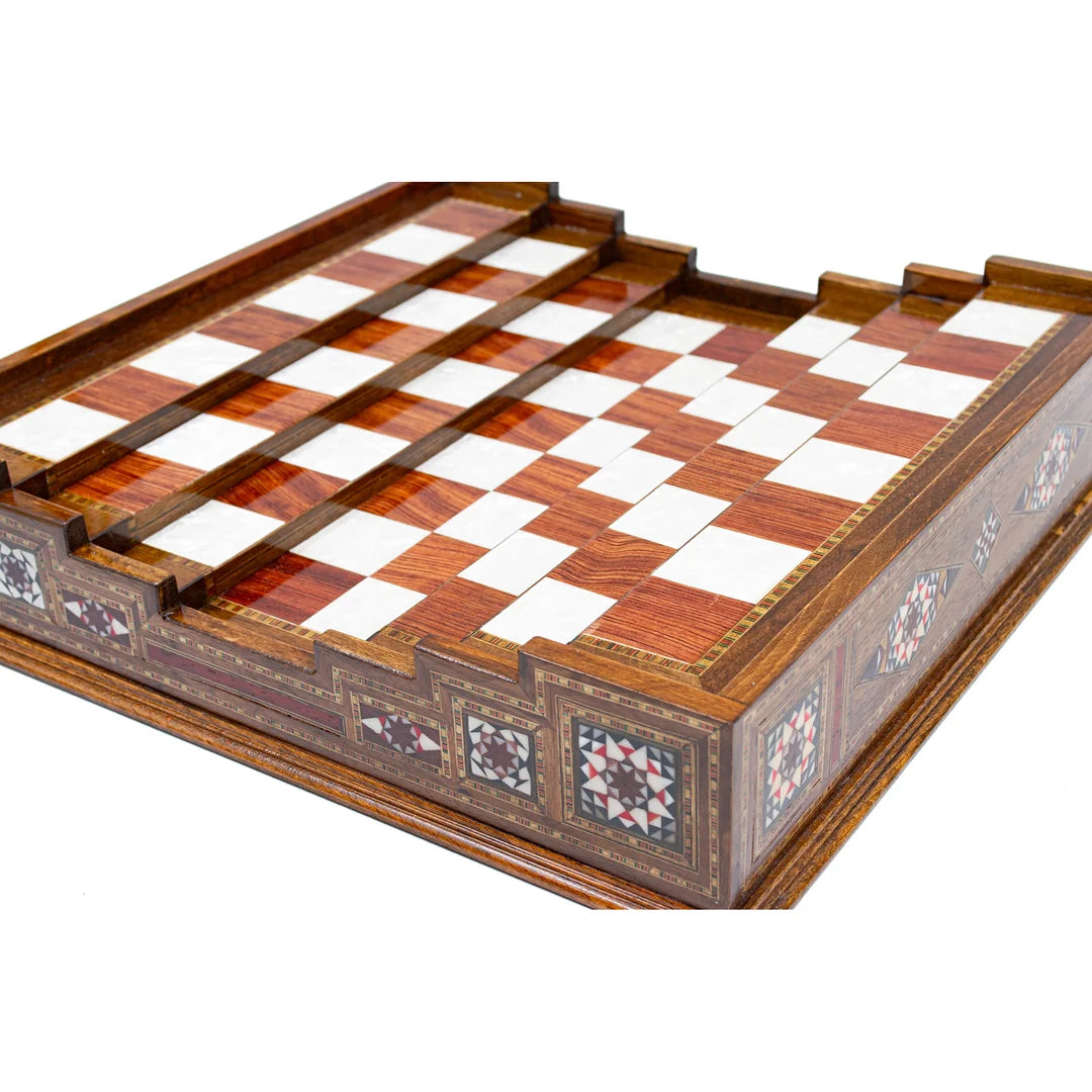 Detail view of the Premium Arena chess set with rosewood inlay – Chess studio