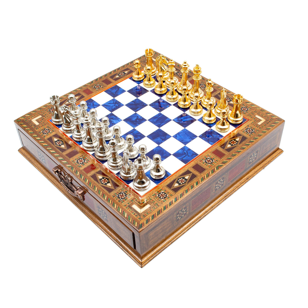Handgefertigtes Schachspiel aus Holz – Schach spielen in Bern | Schachatelier