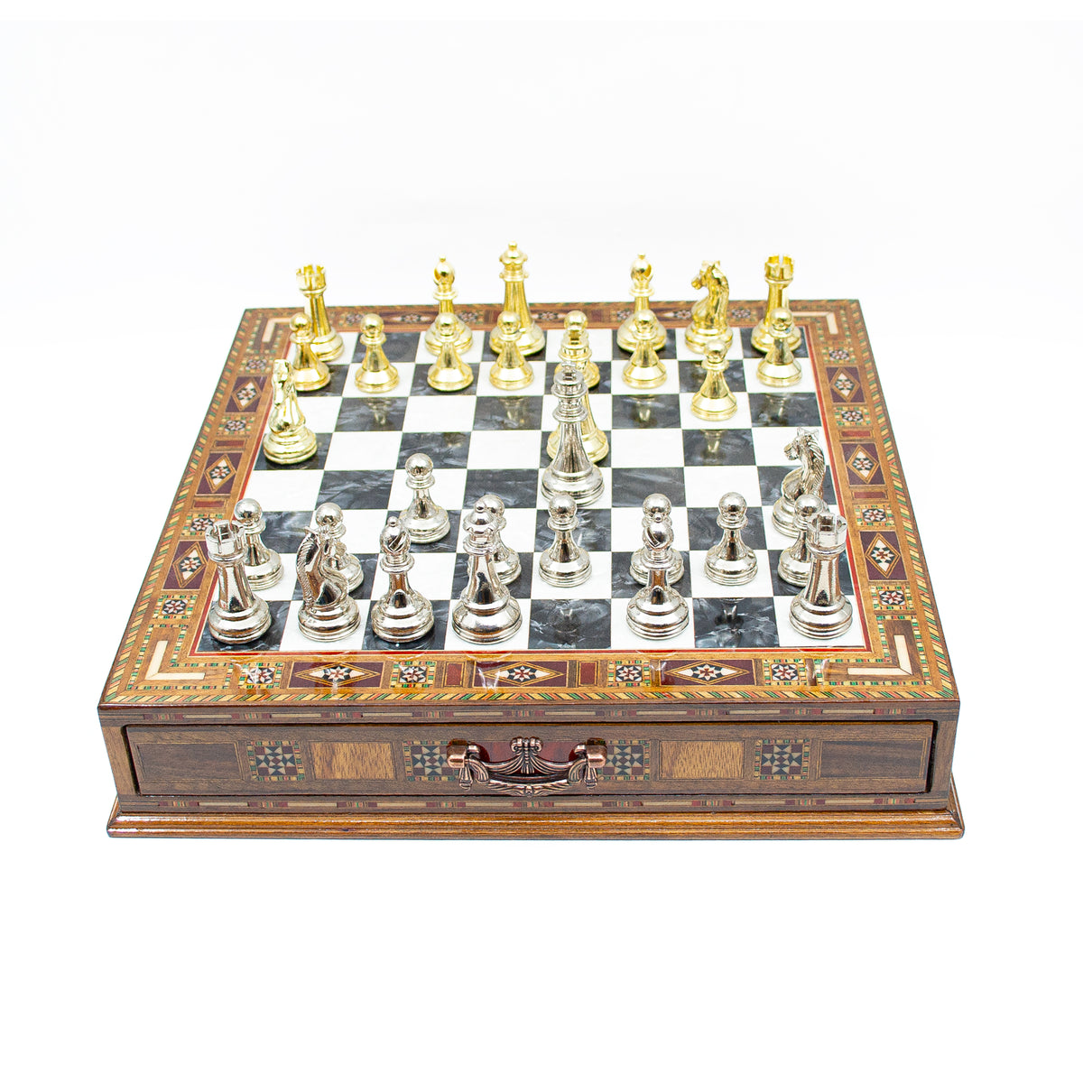 Set metal chess pieces on handcrafted wooden board – Chess workshop