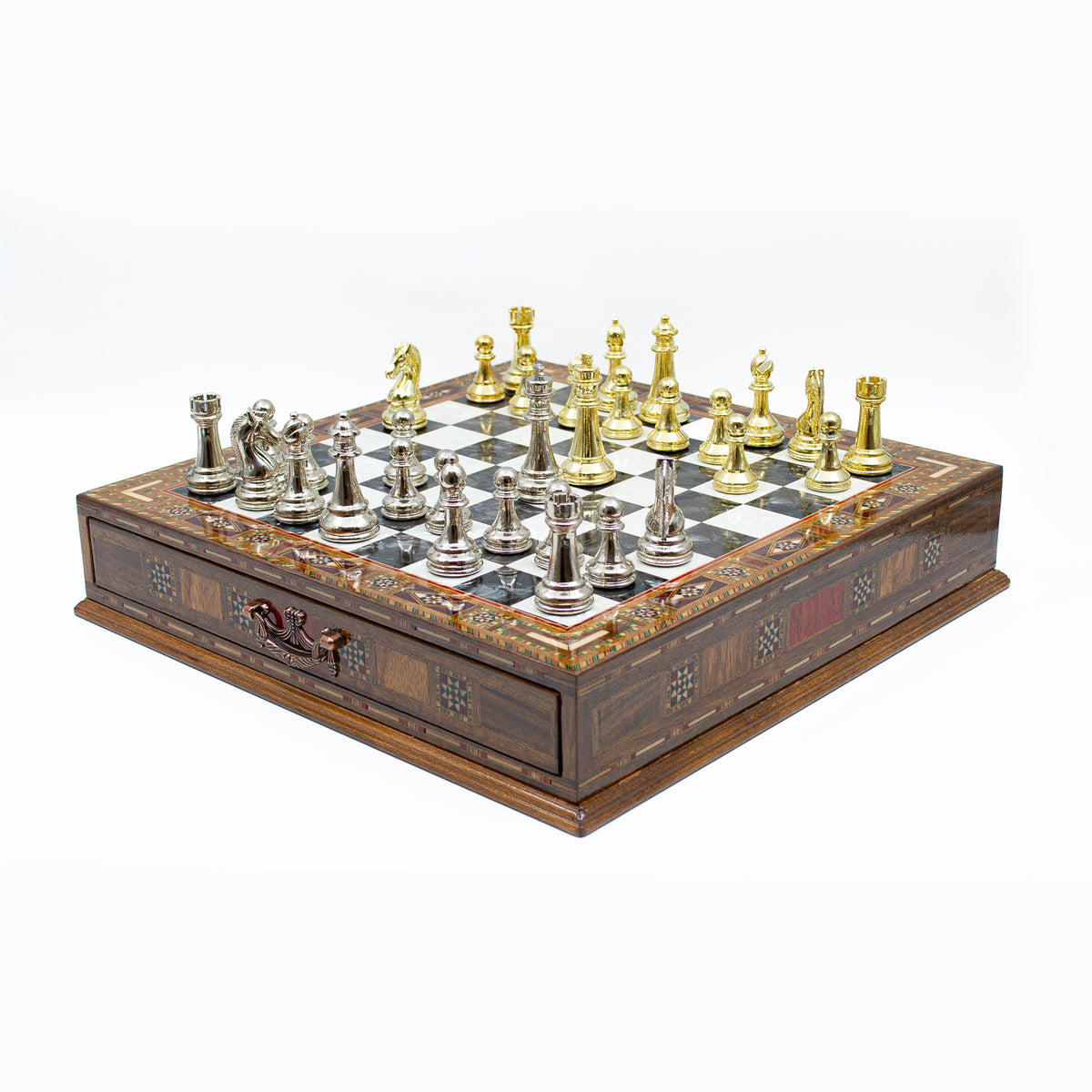 Handcrafted wooden chess set with black board and metal pieces – Chess workshop