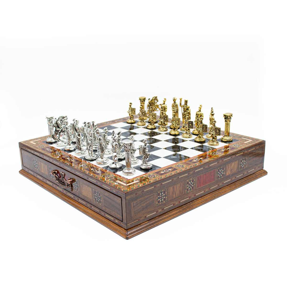 Hand-carved wooden game pieces of the Roman chess set in detail – Chess atelier