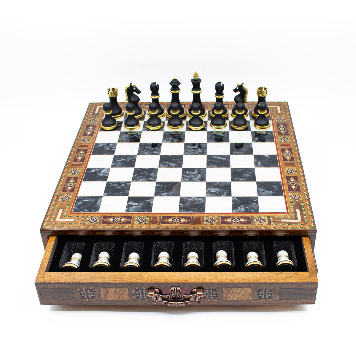 Close-up of the chess pieces on the walnut board – Chess studio